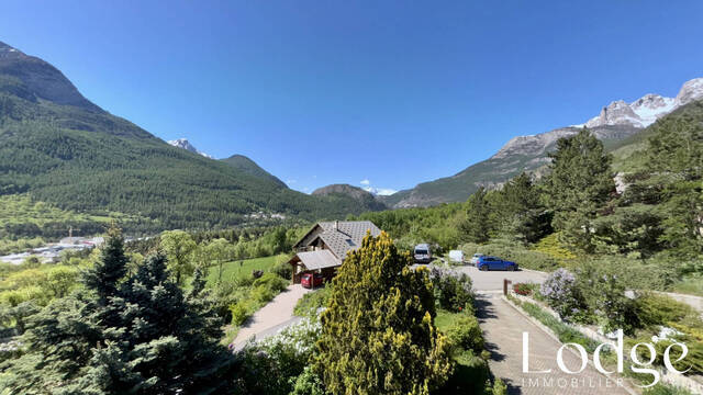 Vente Maison 10 pièces 220 m² Briançon 05100