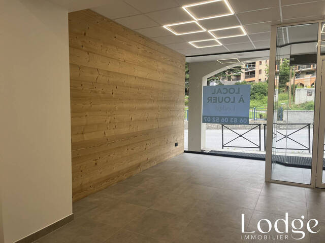 Location Local 57 m² Briançon 05100