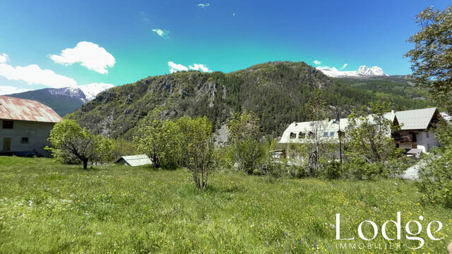 Vente Terrain 697 m² Pelvoux 05340