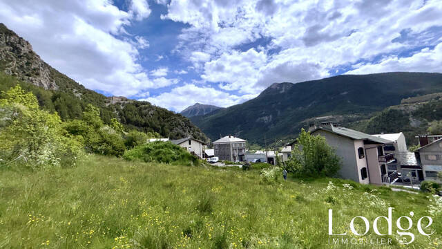 Vente Terrain 1072 m² Briançon 05100