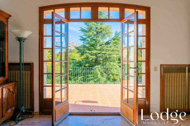 Vente Maison 8 pièces 229.3 m² Aix-en-Provence 13100