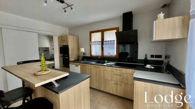 Vendu Maison 5 pièces 120 m² Saint-Martin-de-Queyrières 05120