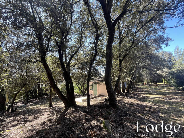 Vente Terrain 1897 m² Pourrières 83910