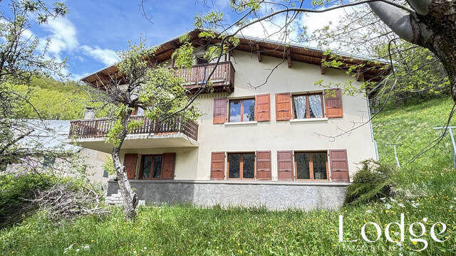 Vente Maison 10 pièces 240 m² Saint-Chaffrey 05330