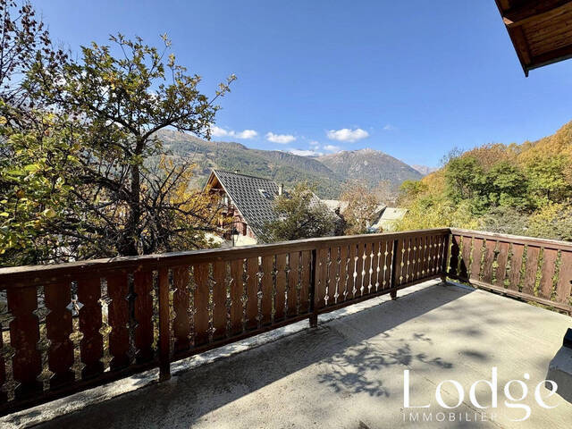 Vente Maison 10 pièces 240 m² Saint-Chaffrey 05330