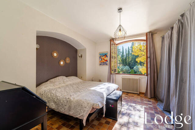 Vente Maison 8 pièces 250 m² Aix-en-Provence 13090