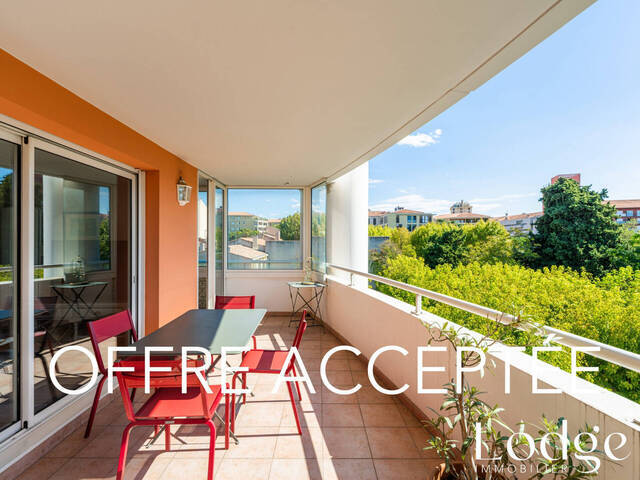 Vente Appartement 4 pièces 101 m² Aix-en-Provence 13100