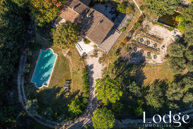 Vente Maison 8 pièces 250 m² Aix-en-Provence 13090