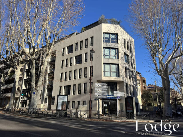 Location Local 59 m² Aix-en-Provence 13100