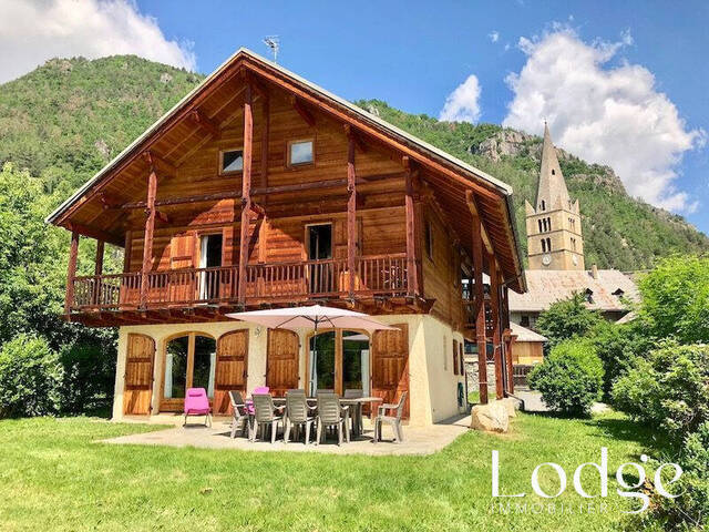 Vente Maison 8 pièces 175 m² Pelvoux 05340