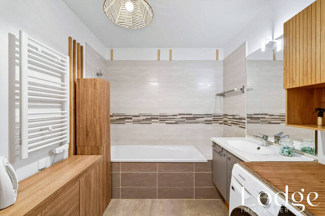 Vente Appartement 3 pièces 65 m² Châteauneuf-le-Rouge 13790