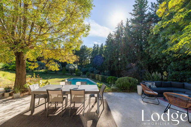 Vente Maison 8 pièces 250 m² Aix-en-Provence 13100