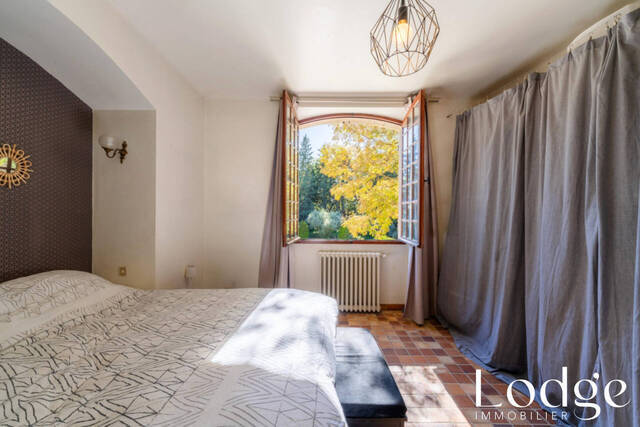 Vente Maison 8 pièces 250 m² Aix-en-Provence 13100