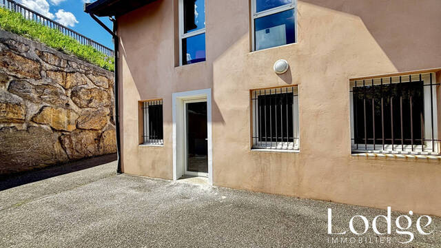 Location Local 3 pièces 45 m² Briançon 05100