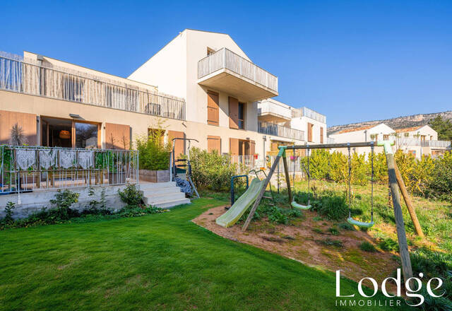 Vente Appartement 3 pièces 65 m² Châteauneuf-le-Rouge 13790