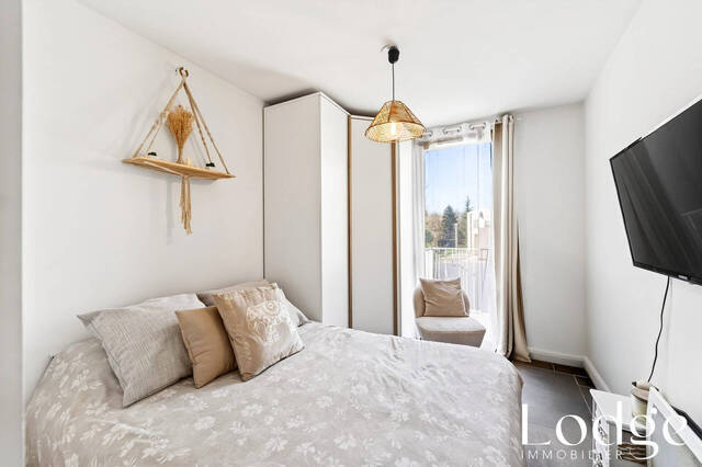 Vente Appartement 3 pièces 65 m² Châteauneuf-le-Rouge 13790