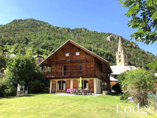 Vente Maison 8 pièces 175 m² Pelvoux 05340