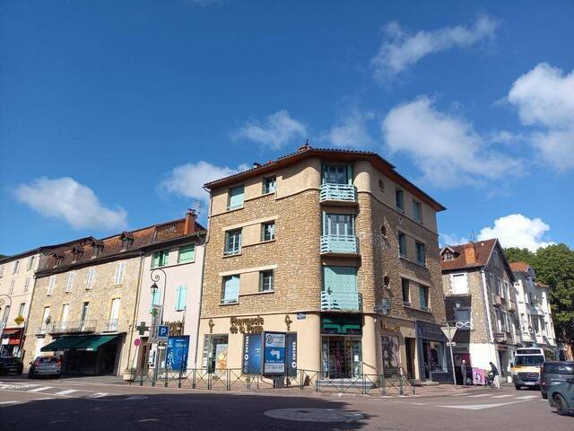 Location appartement t4 5 pièces 104 m² à Figeac (46100)