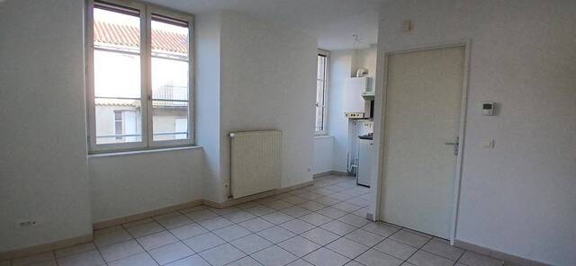 Location appartement t2 1 pièce 28 m² à Figeac (46100)