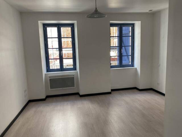 Location appartement studio 1 pièce 22 m² à Figeac (46100)