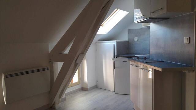 Location appartement studio 1 pièce 17 m² à Figeac (46100)