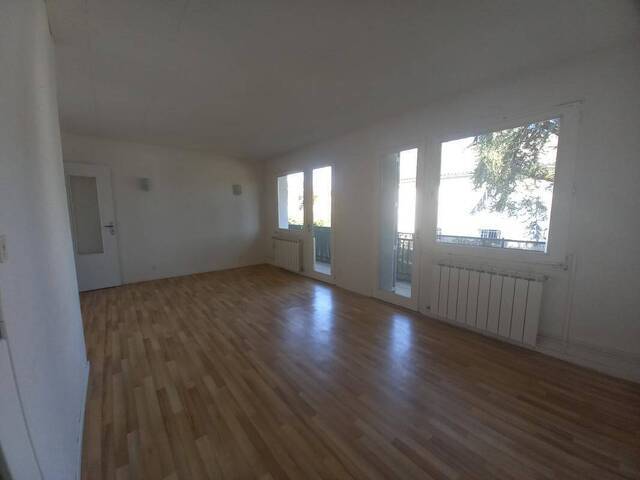 Location appartement t3 70 m² à Figeac (46100)
